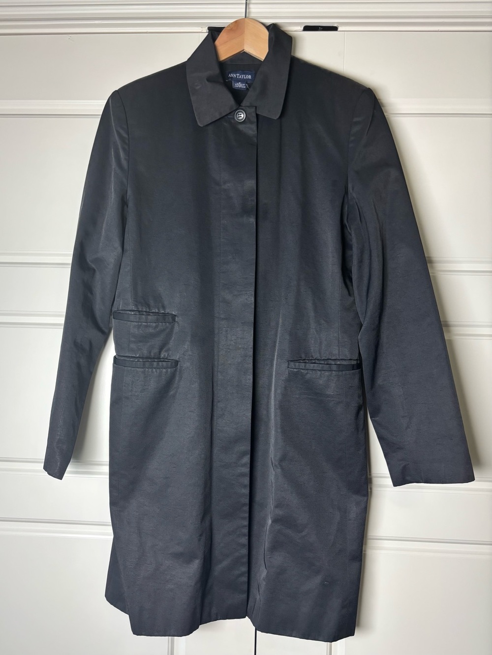 Ann Taylor Black Hidden Buttons Minimalist Car Car Trench Coat-size 8